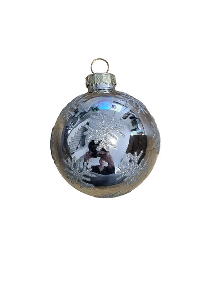 Indent Bauble (C)